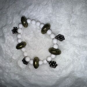 White/puppy paws charm bracelet